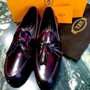 Tod’s Gomma Tasseled Leather Loafers in Merlot